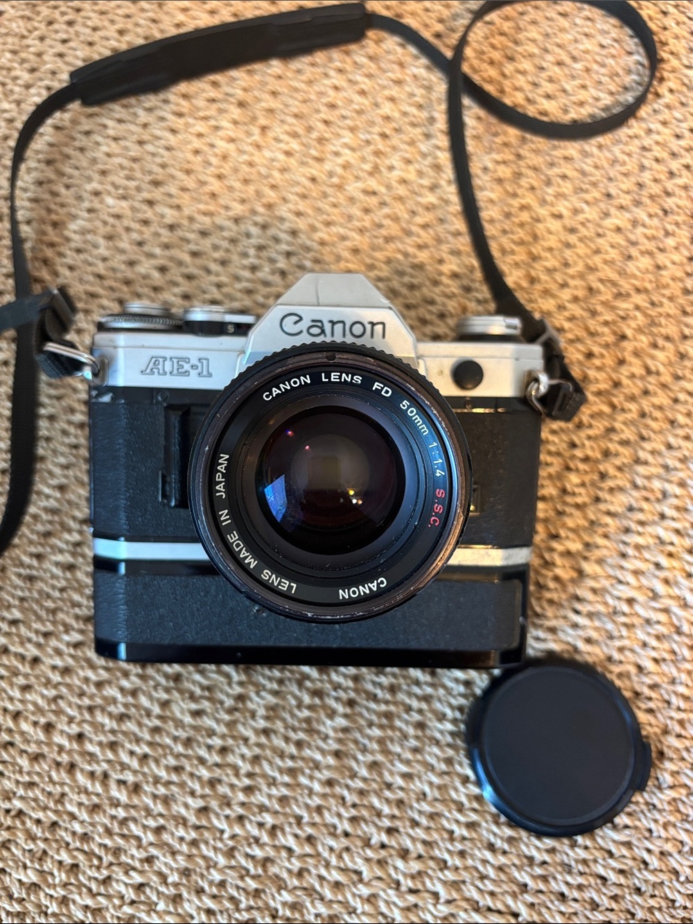 Canon AE-1 Film Camera 1970s (79?) FD 50 mm 1:1.4 s.s.c. Lens